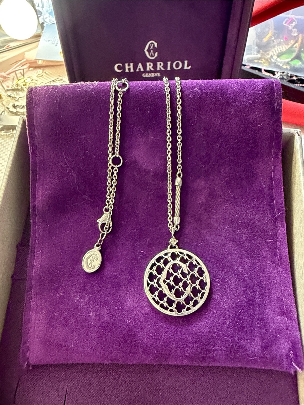 Silver Filigree Round Pendant Necklace - Silver